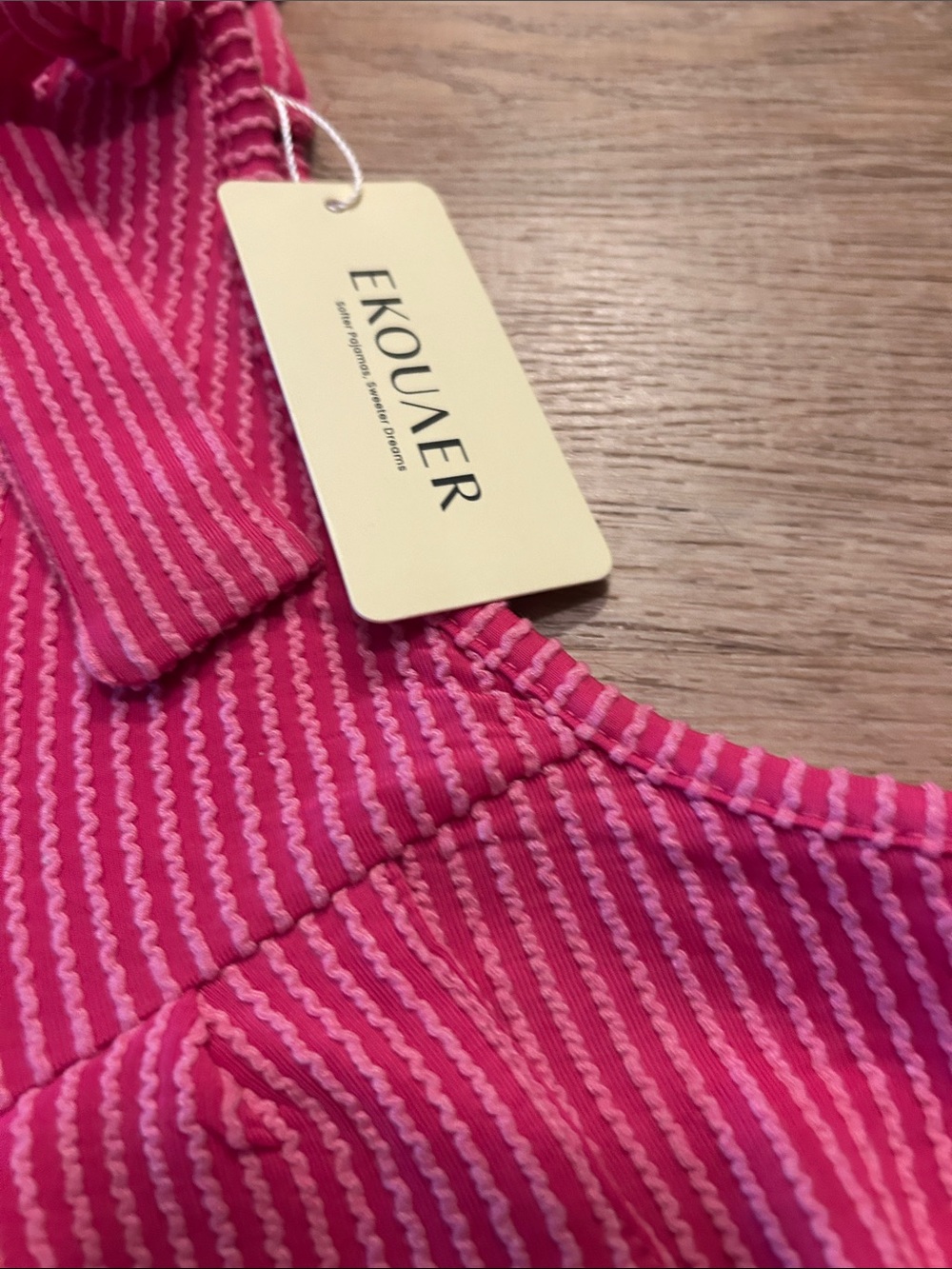 Women’s NWT Ribbed Hot Pink Tie-Shoulder Romper - Picture 2 of 7